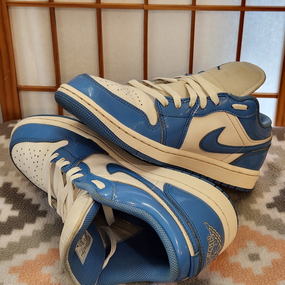 Nike Air Jordan 1 Low - Picture 6 of 10